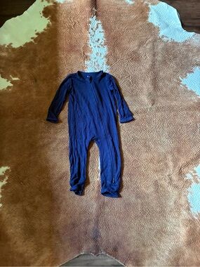 Kyte BABY Navy Blue Long-Sleeve Footed Zipper One-Piece